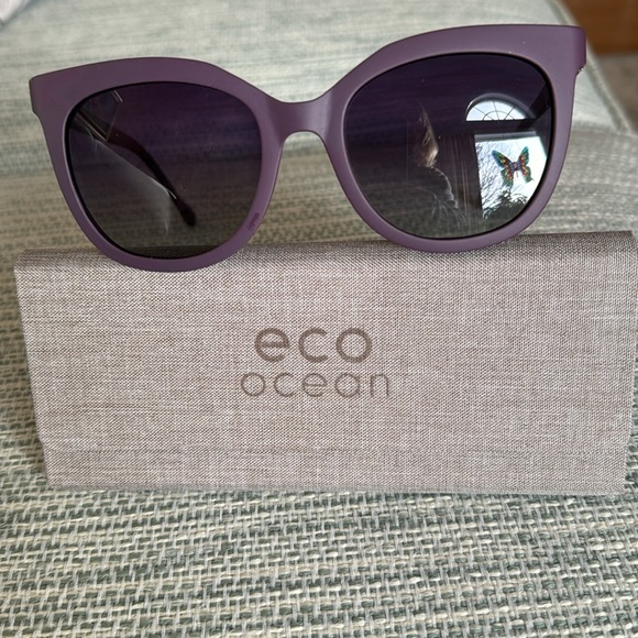 Sunglasses - Picture 3 of 4